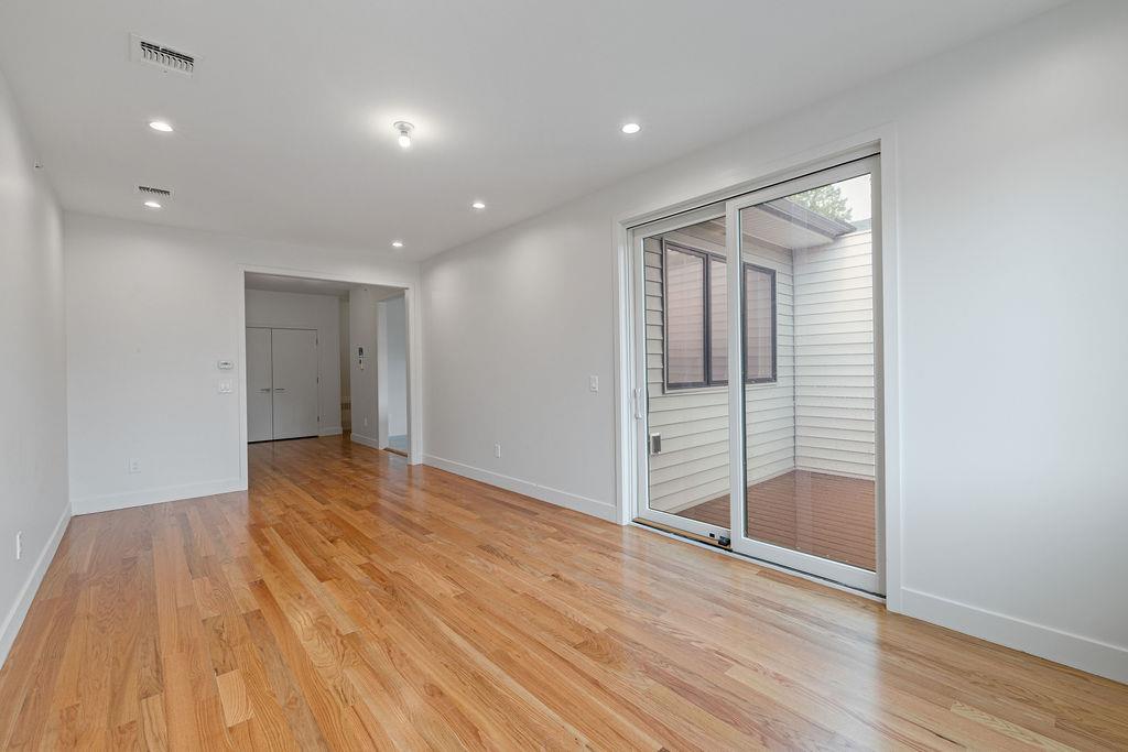3 E Funston Avenue Unit: 321