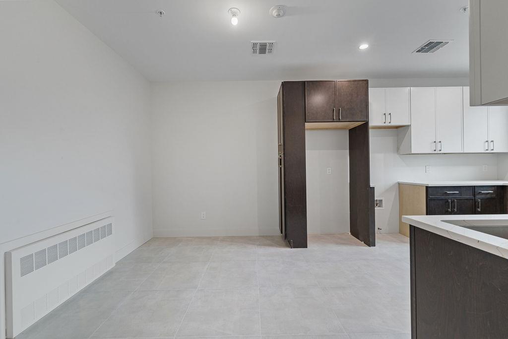 3 E Funston Avenue Unit: 321