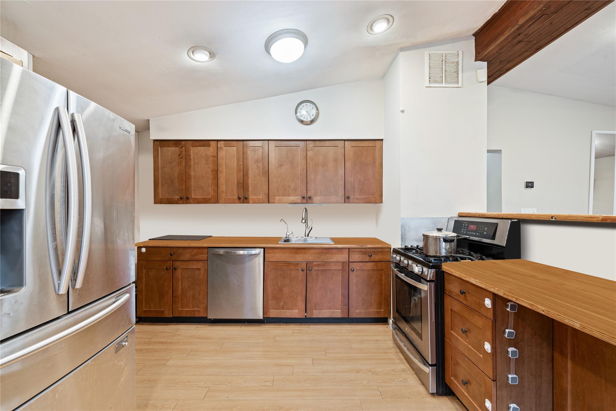 83 E Hall Avenue