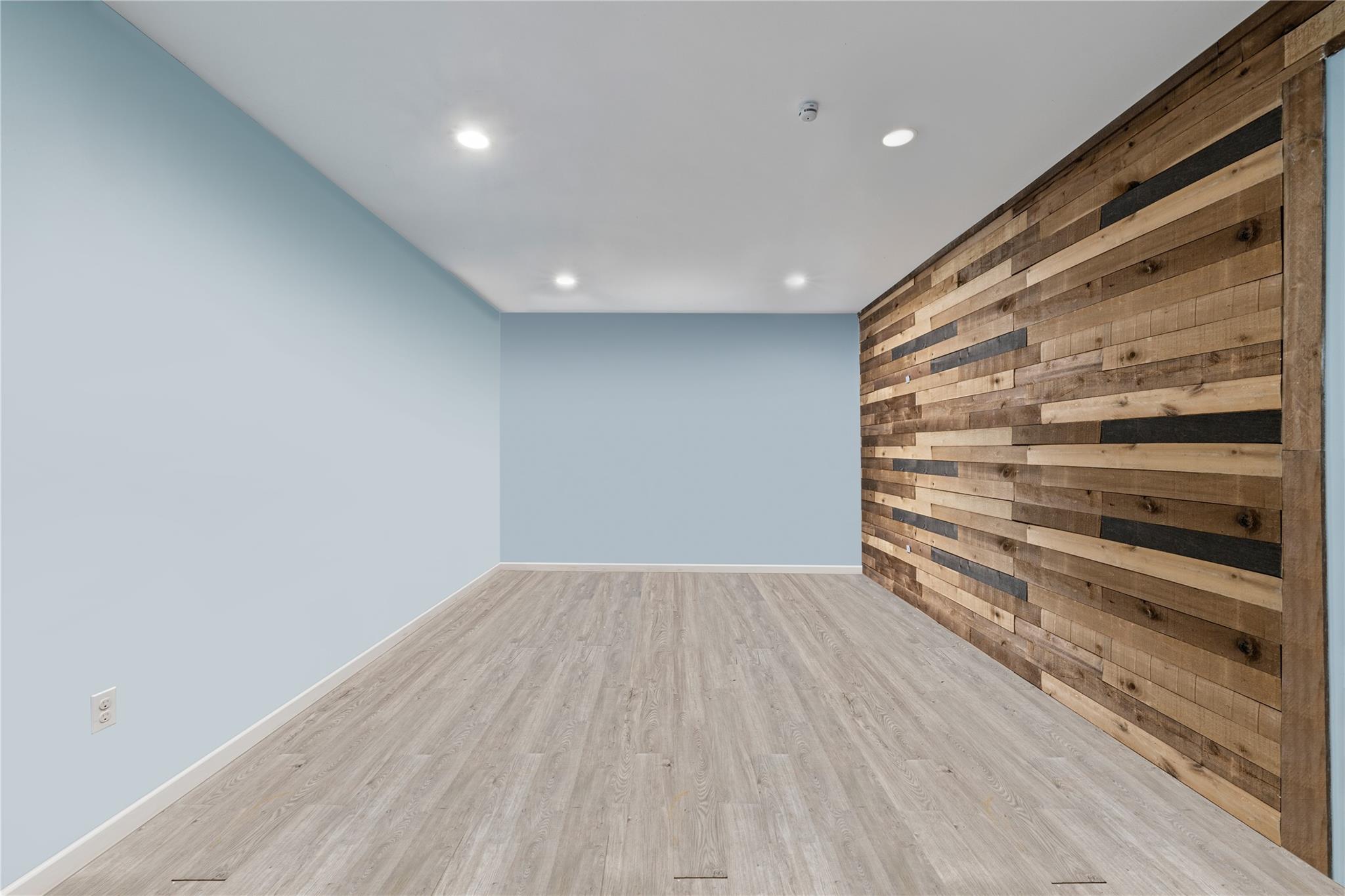 83 E Hall Avenue