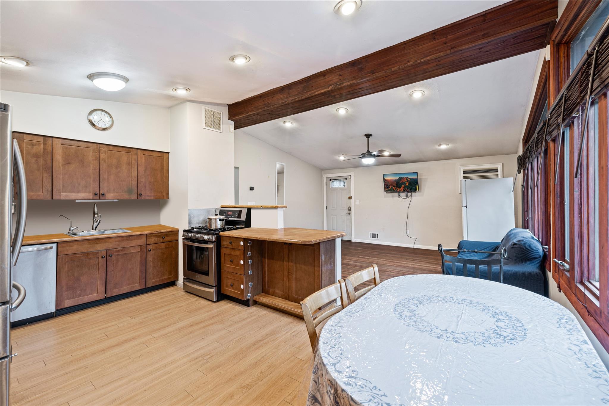 83 E Hall Avenue