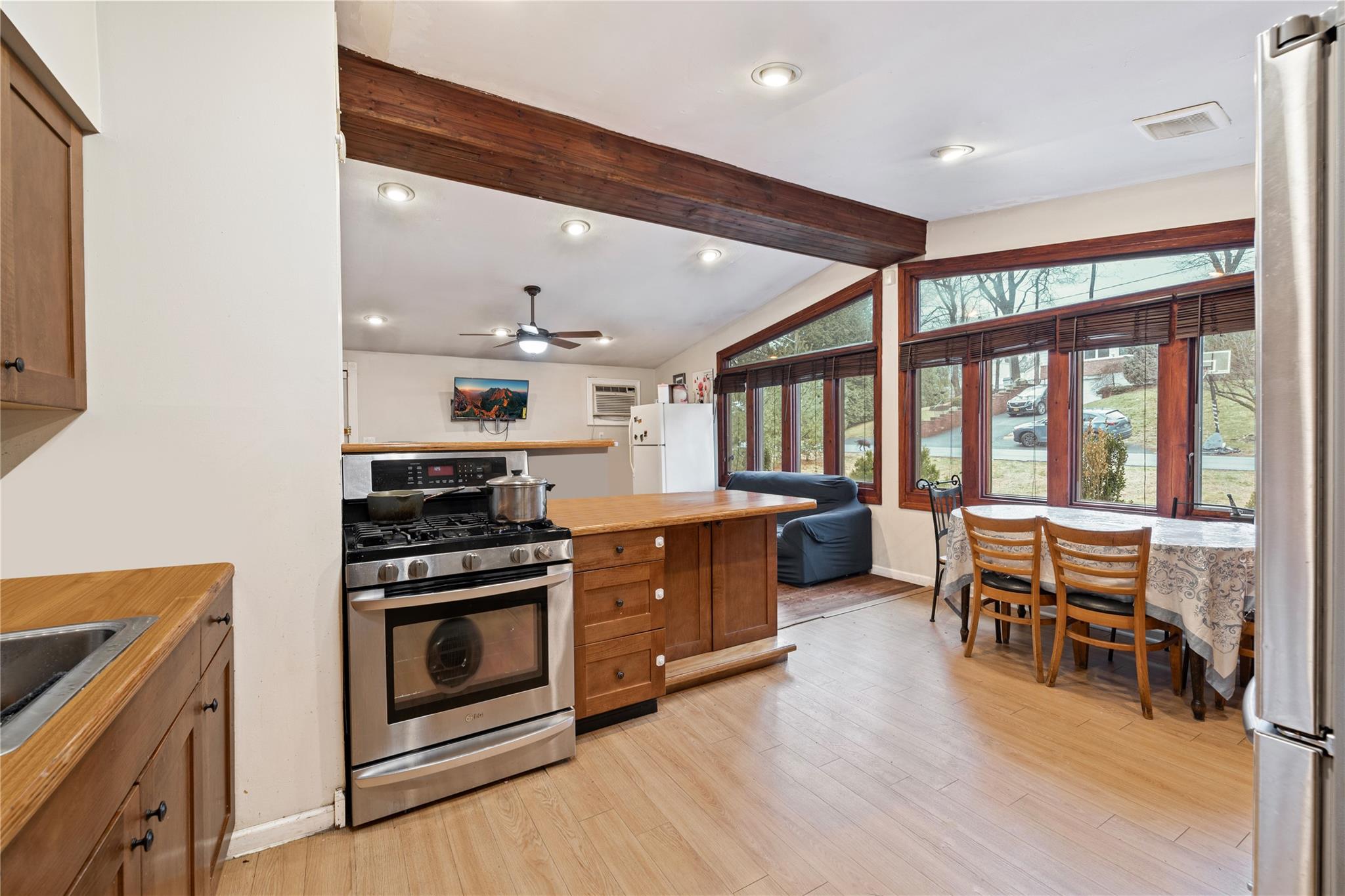 83 E Hall Avenue