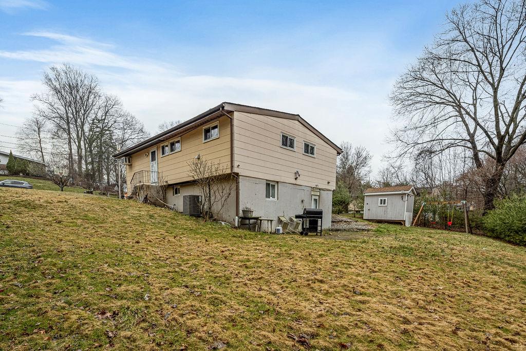 83 E Hall Avenue