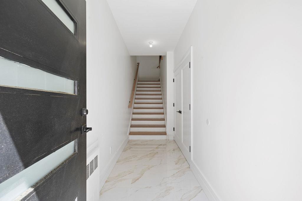 242 Blauvelt Road Unit: 216