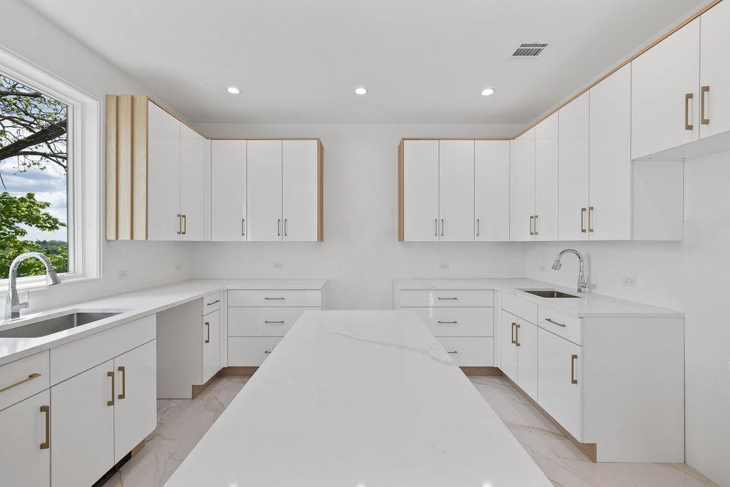 242 Blauvelt Road Unit: 216