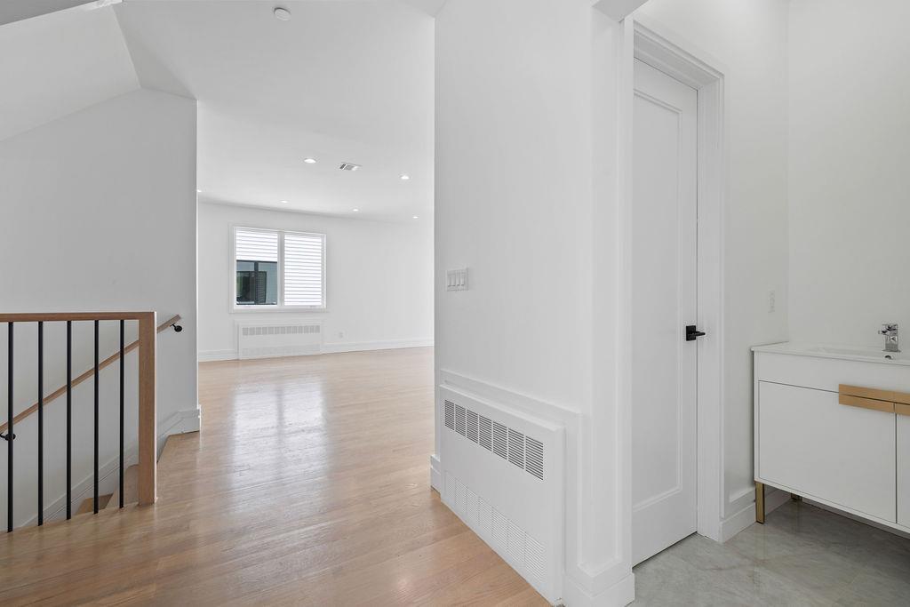242 Blauvelt Road Unit: 216
