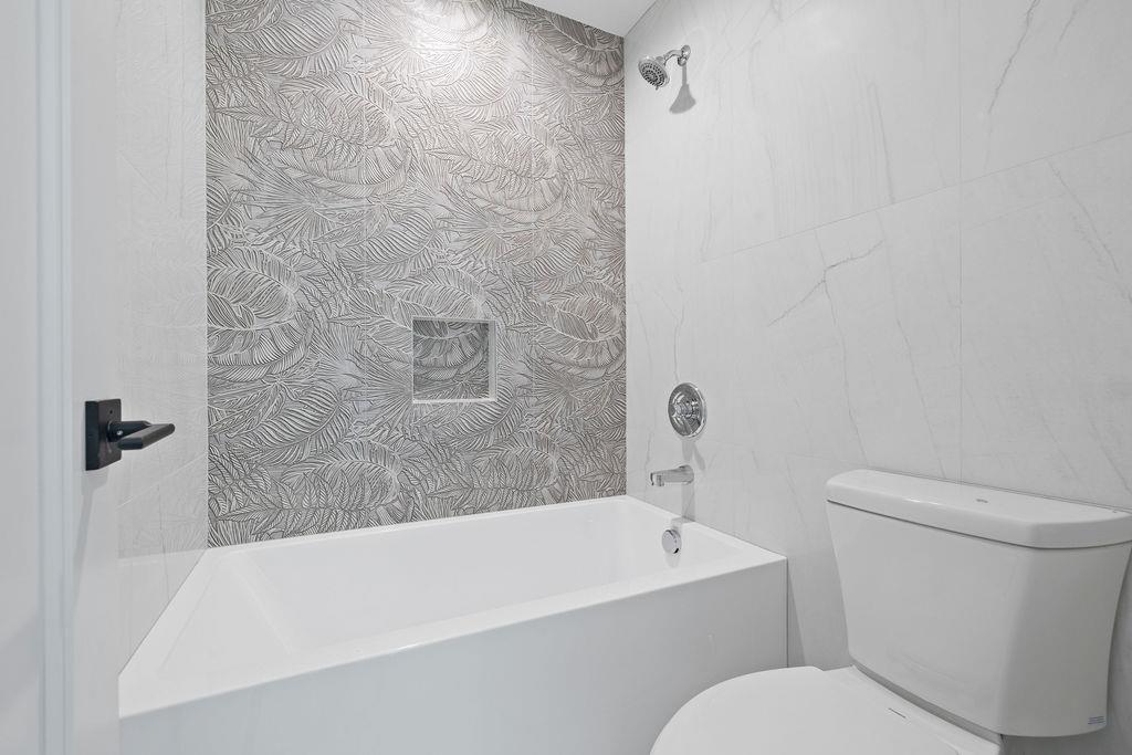 242 Blauvelt Road Unit: 216
