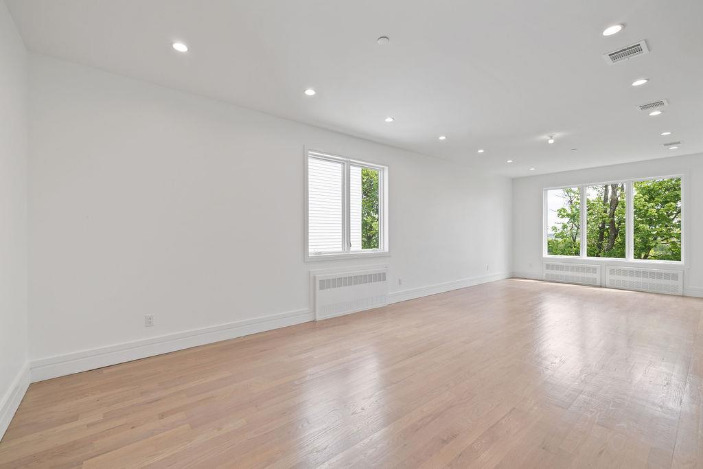 242 Blauvelt Road Unit: 216