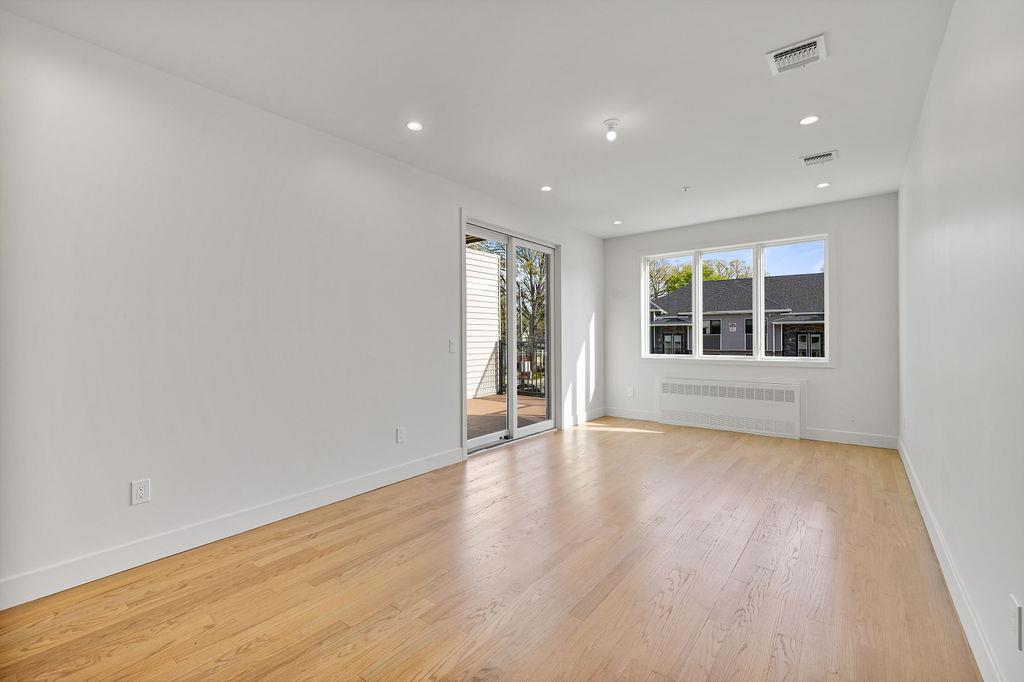 3 E Funston Avenue Unit: 220