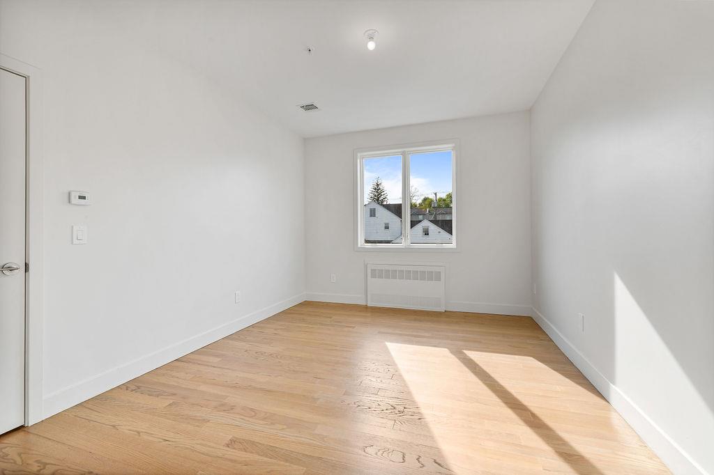 3 E Funston Avenue Unit: 220