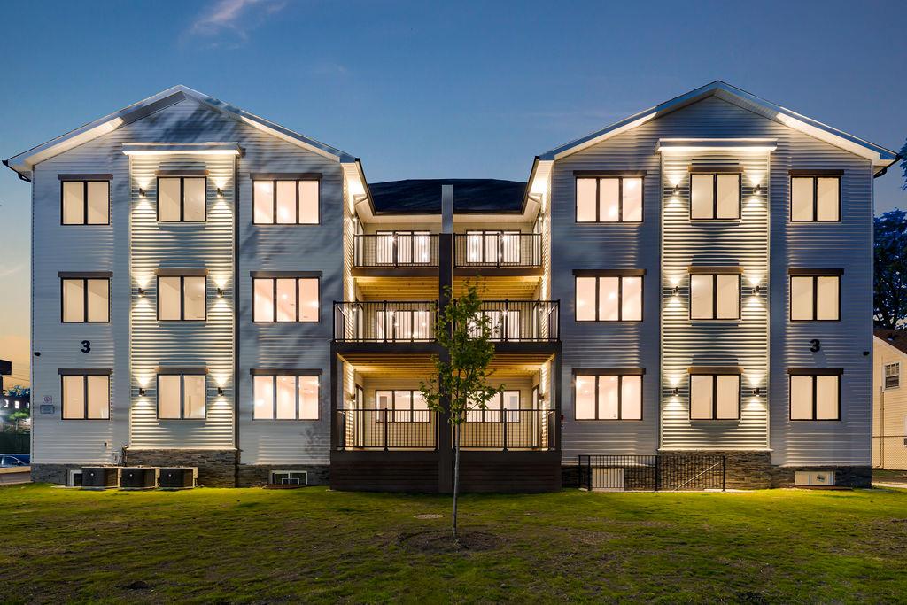 3 E Funston Avenue Unit: 220