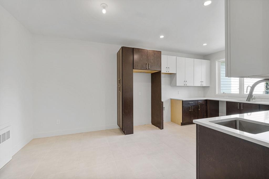 3 E Funston Avenue Unit: 220