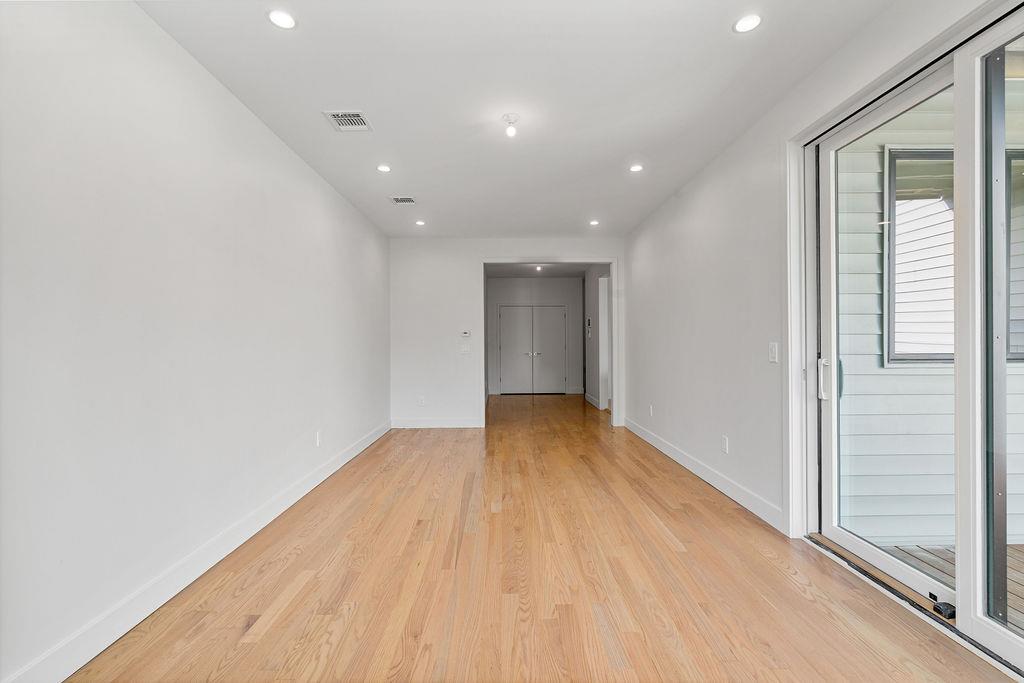 3 E Funston Avenue Unit: 220