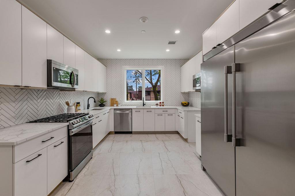 17 Union Road Unit: 204