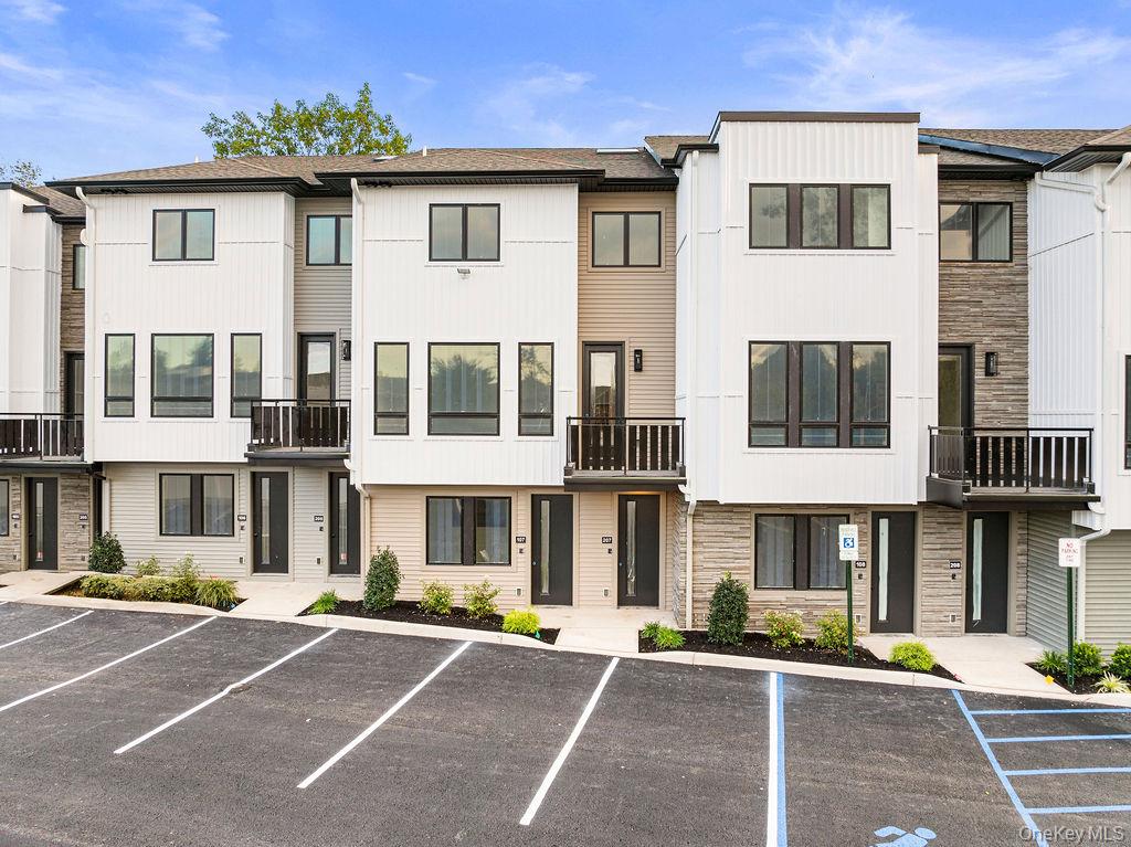 17 Union Road Unit: 107