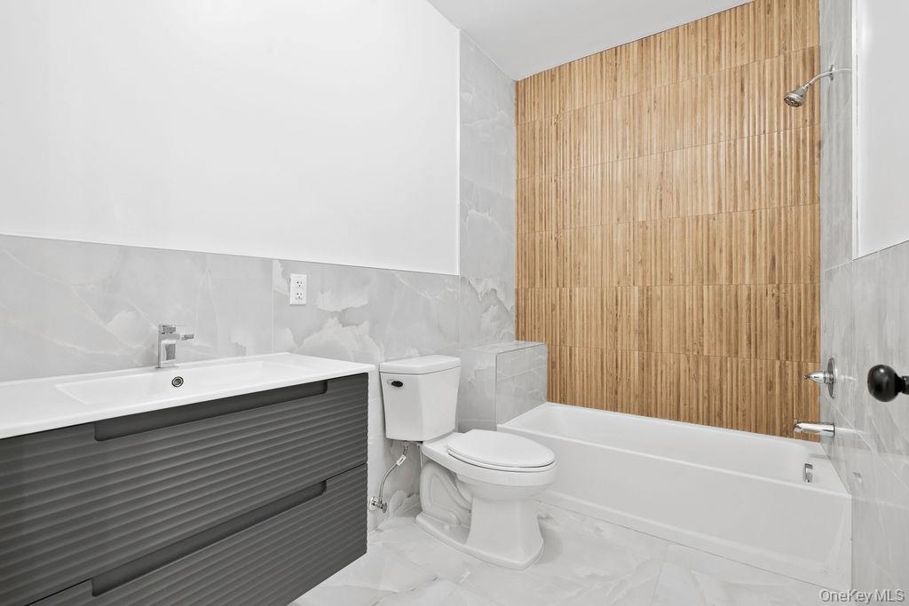 29 Calvert Drive Unit: 114