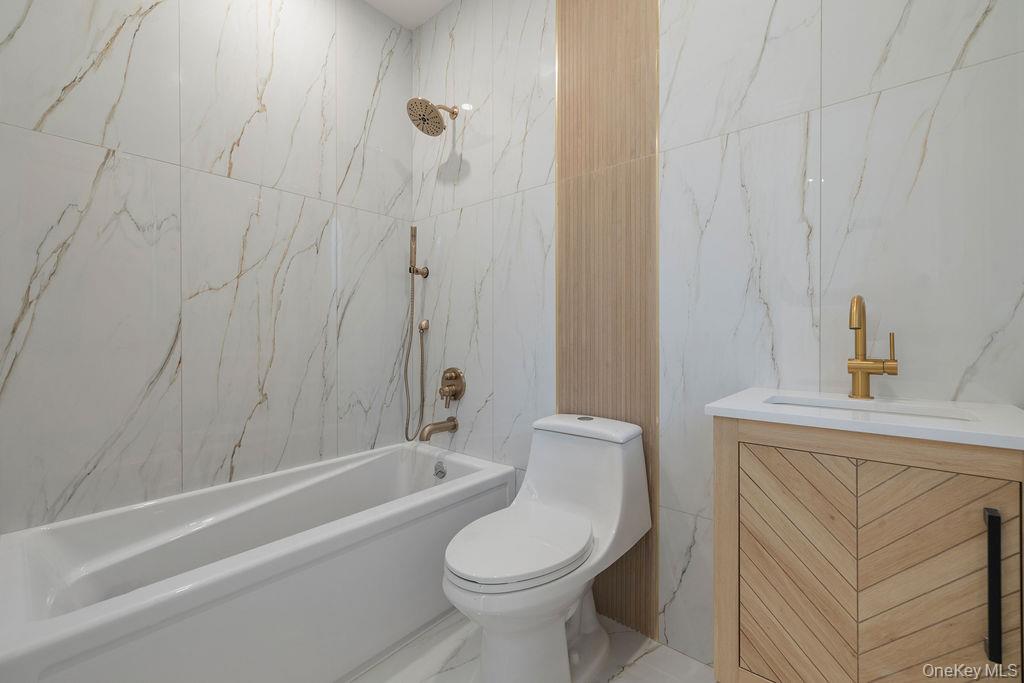 27 Ellish Parkway Unit: 103