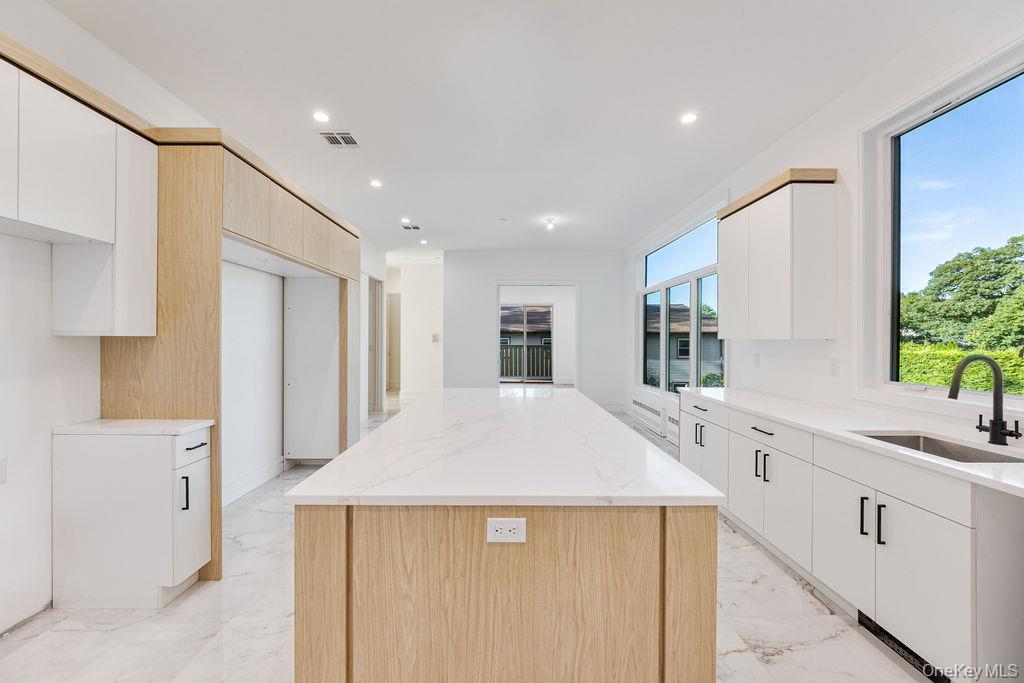 40 Singer Avenue Unit: 201