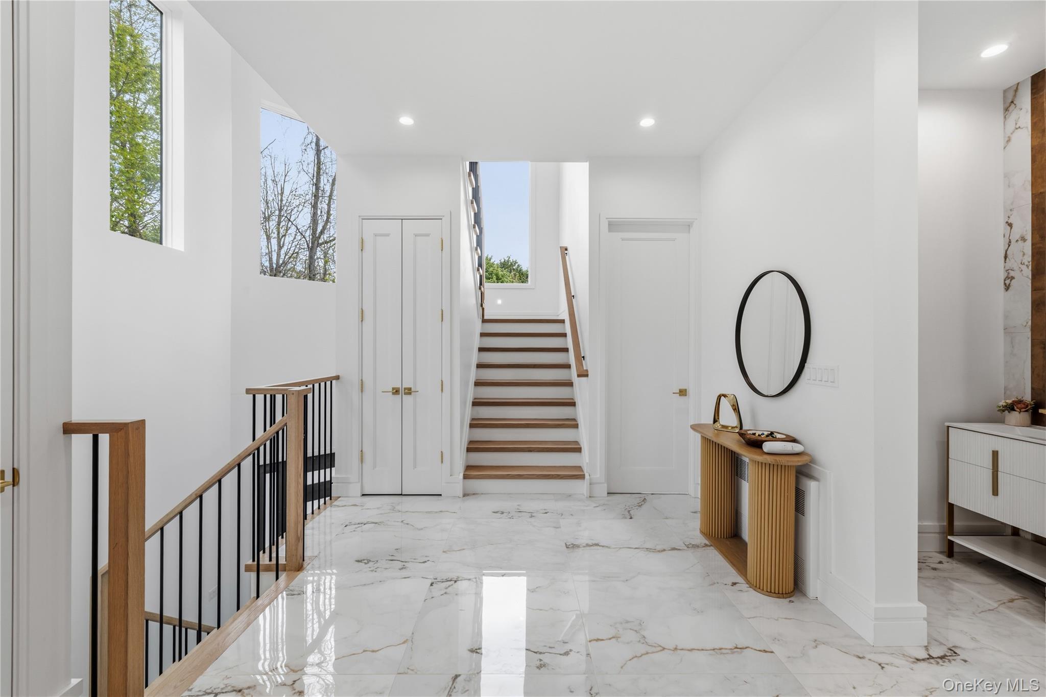 40 Singer Avenue Unit: 201