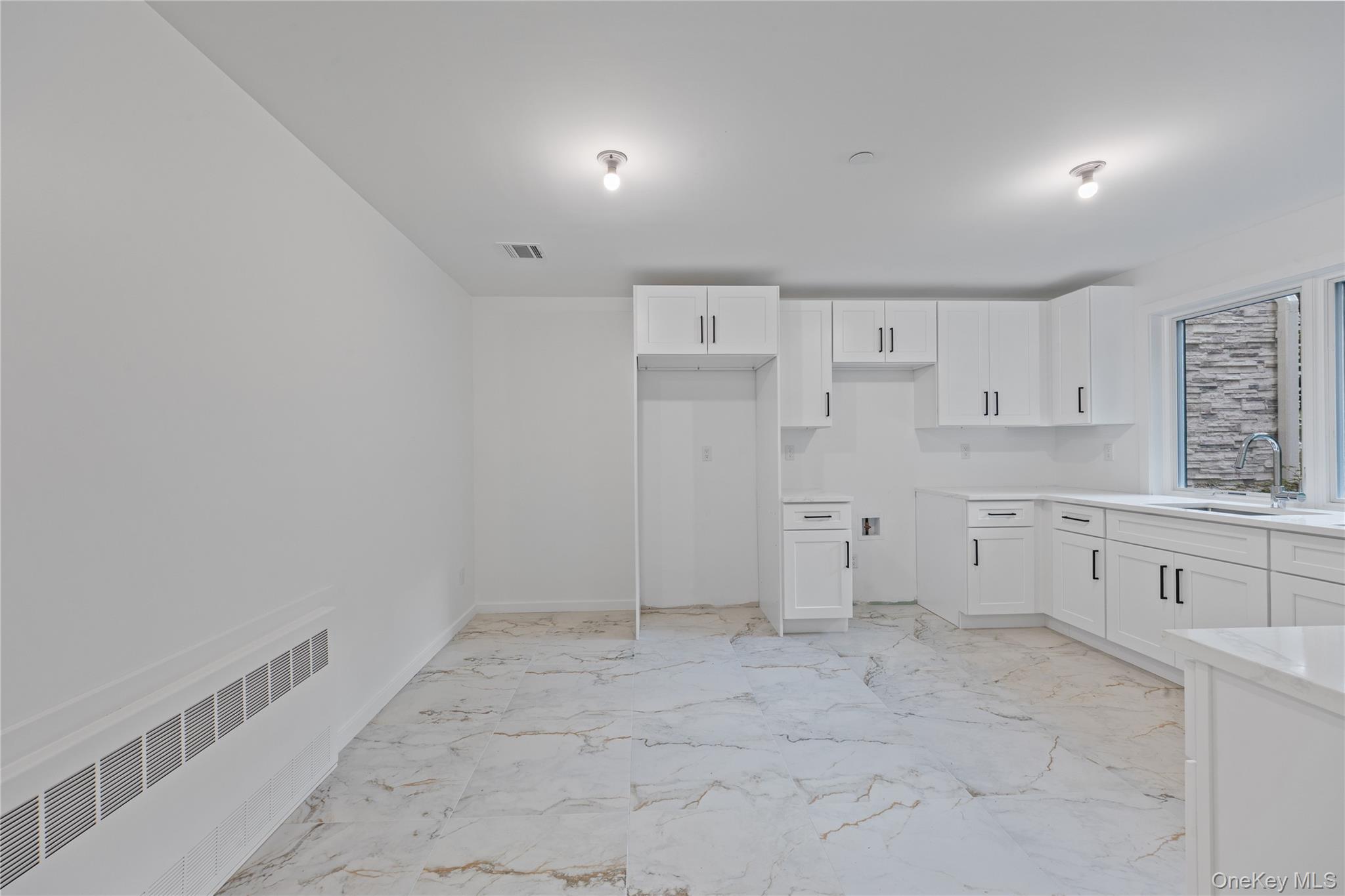 40 Singer Avenue Unit: 201