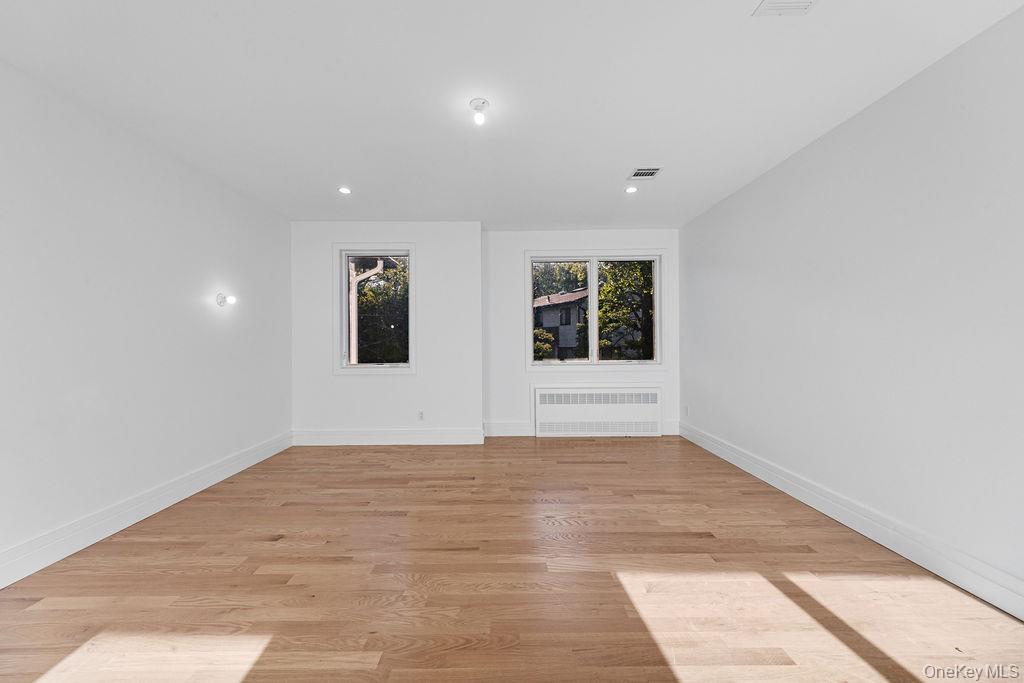 40 Singer Avenue Unit: 201