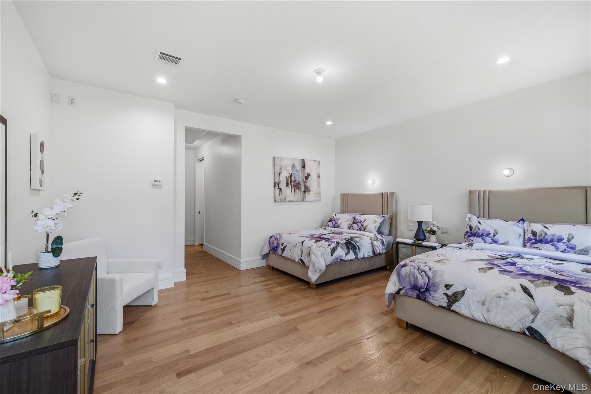 40 Singer Avenue Unit: 201
