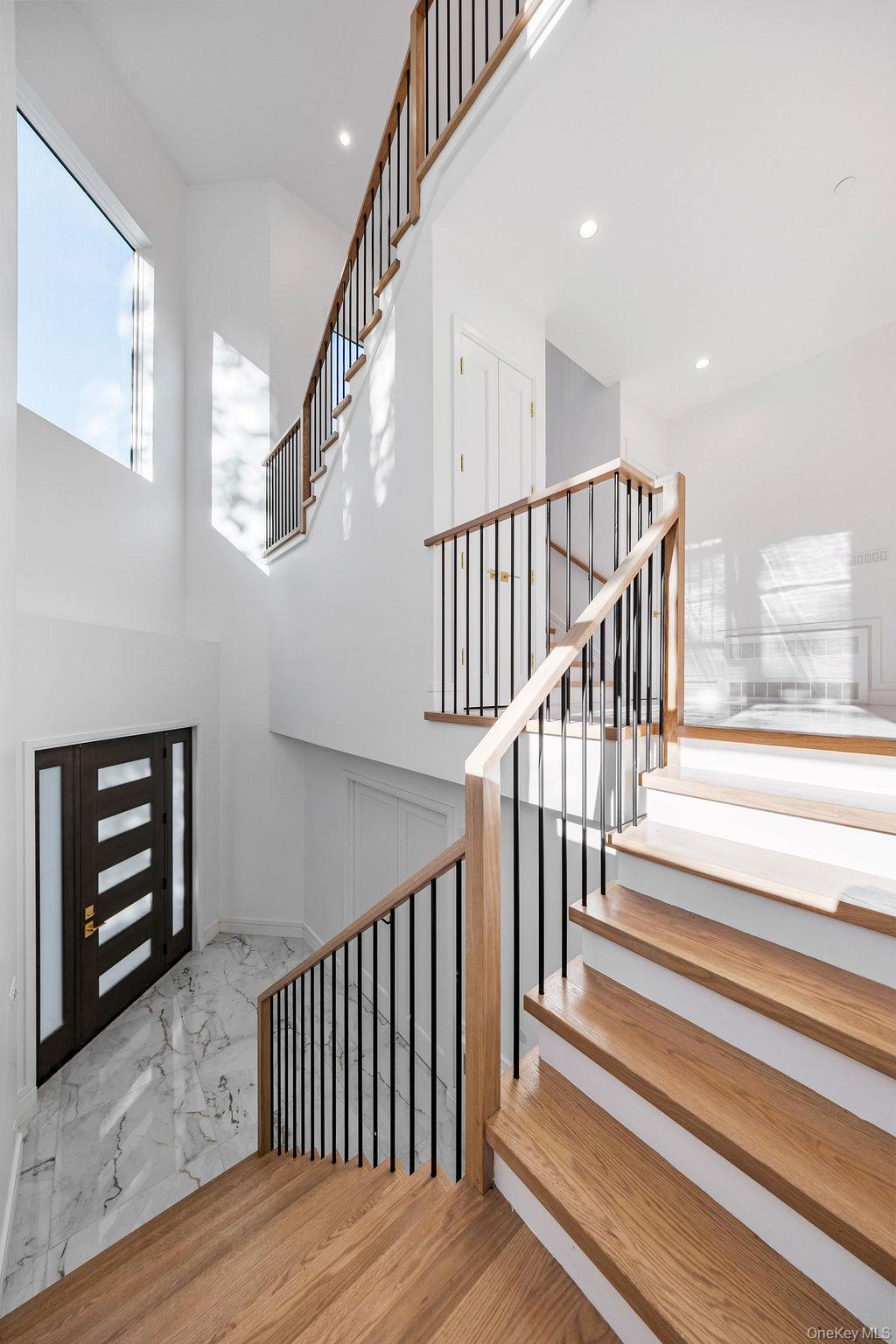 40 Singer Avenue Unit: 201