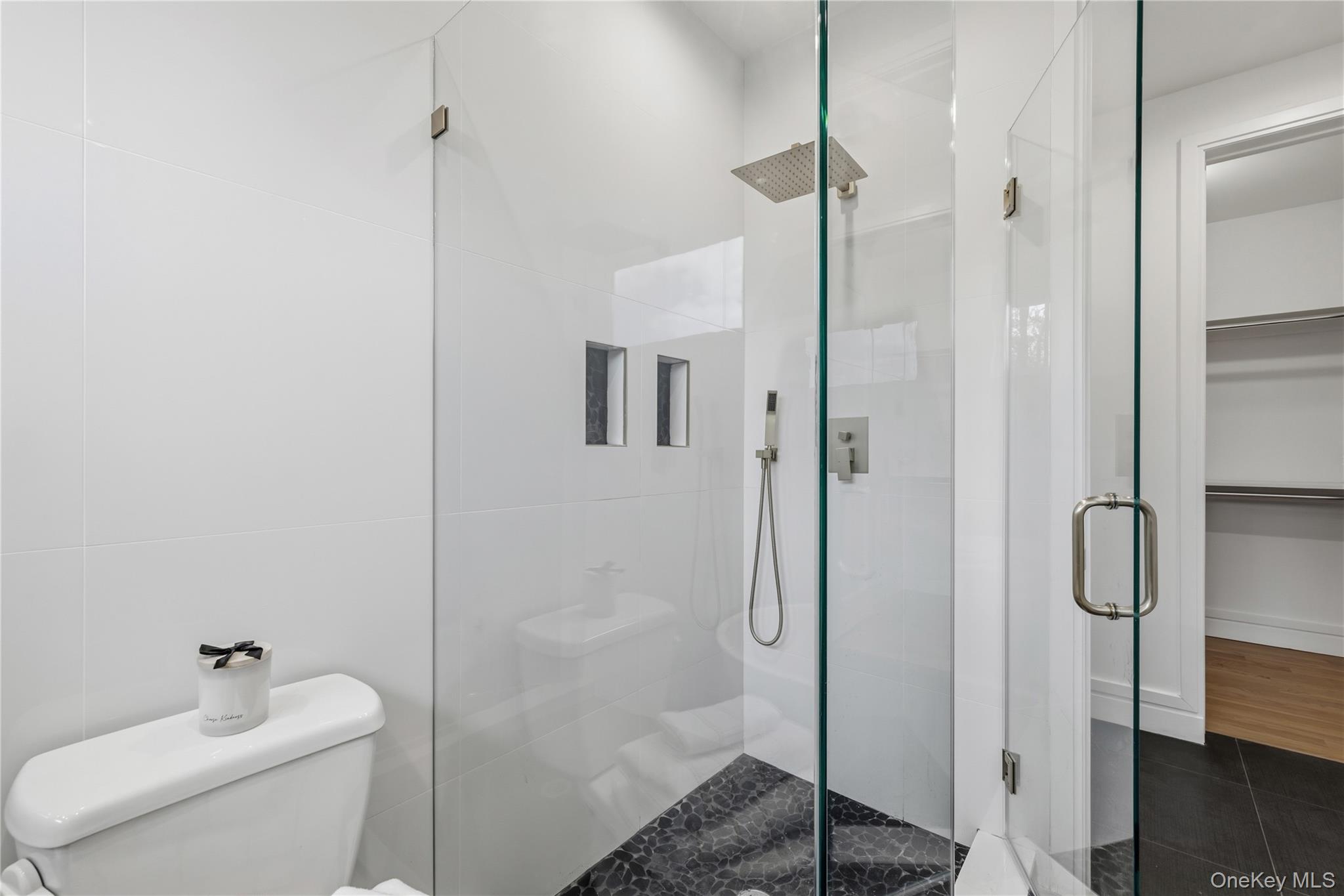 40 Singer Avenue Unit: 201