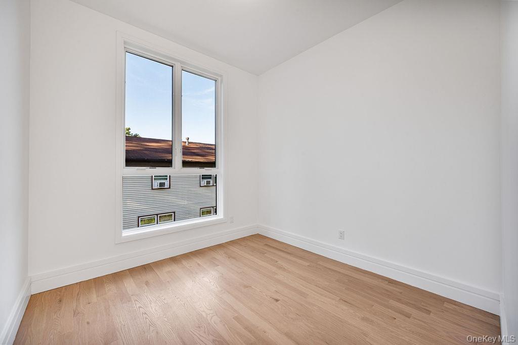 40 Singer Avenue Unit: 201