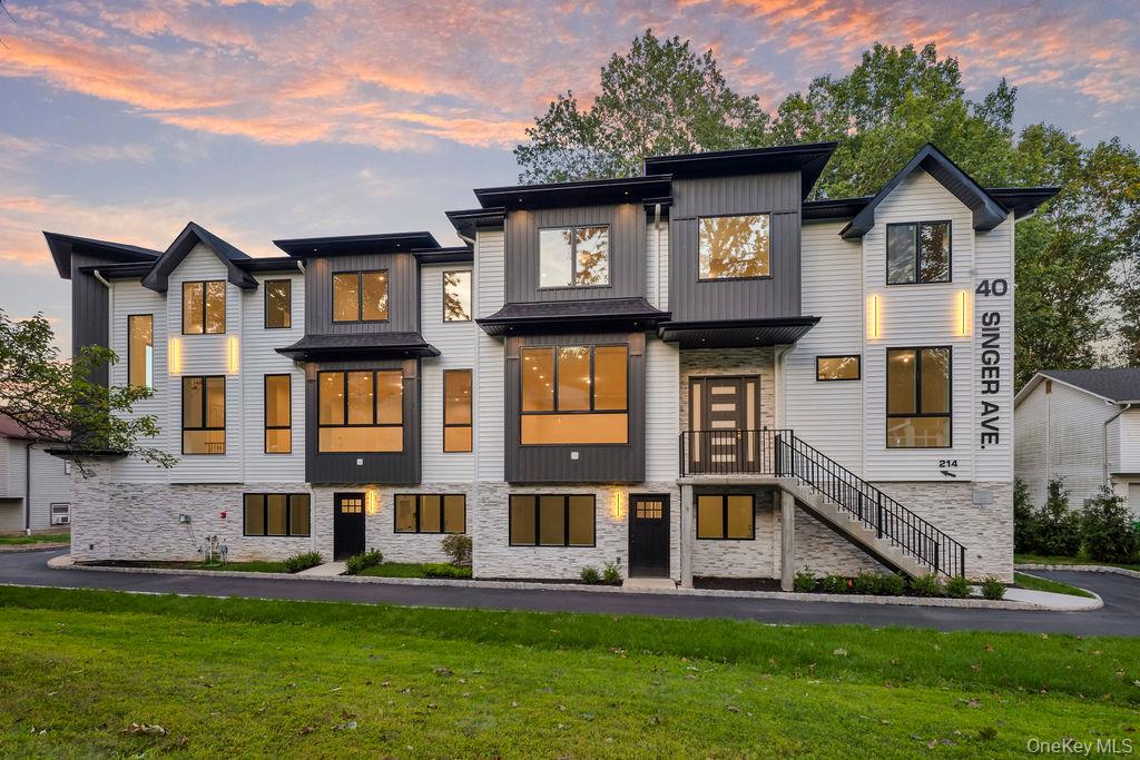 40 Singer Avenue Unit: 201