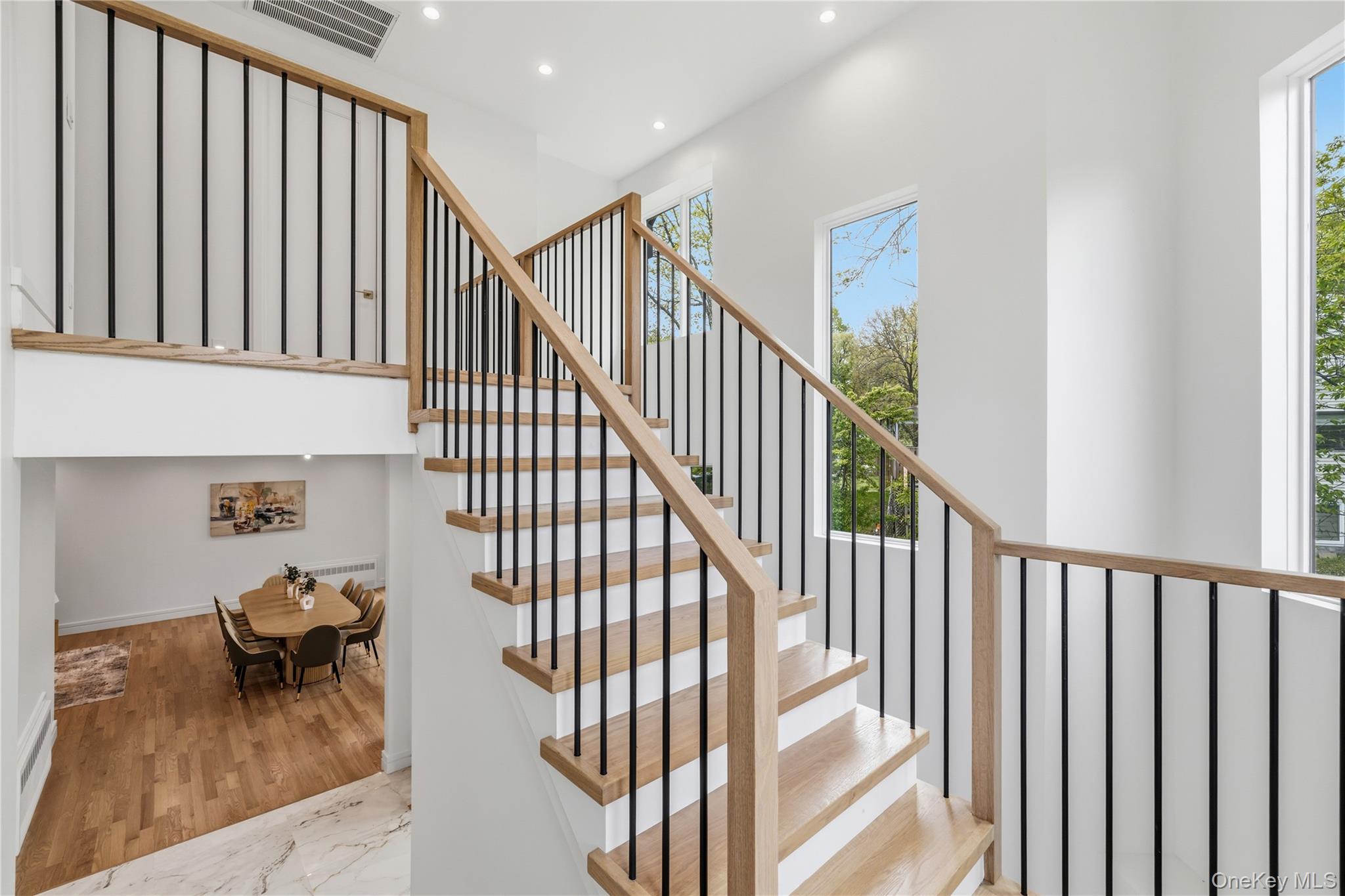 40 Singer Avenue Unit: 201