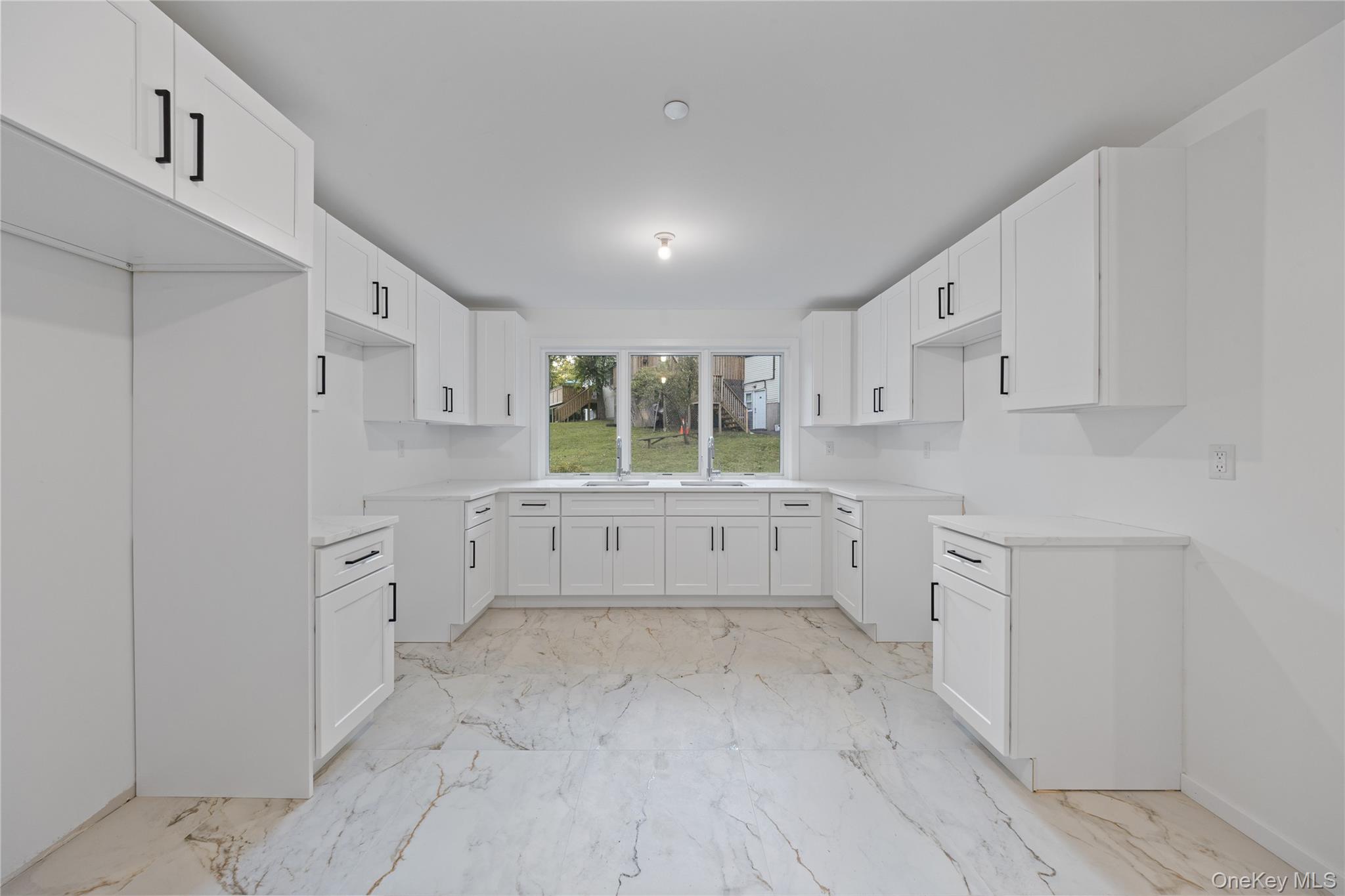 40 Singer Avenue Unit: 201