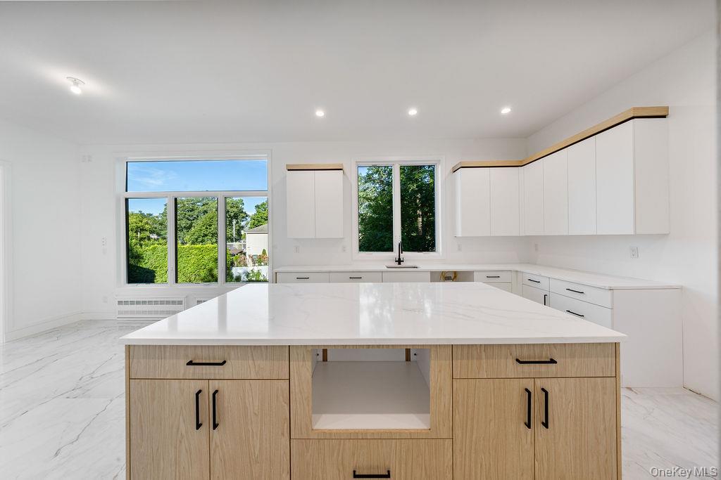 40 Singer Avenue Unit: 201