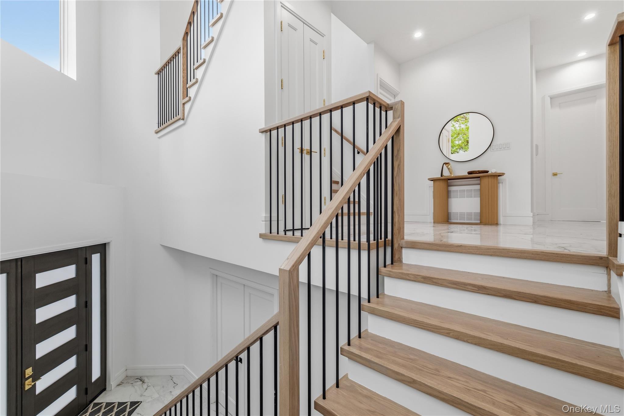40 Singer Avenue Unit: 201