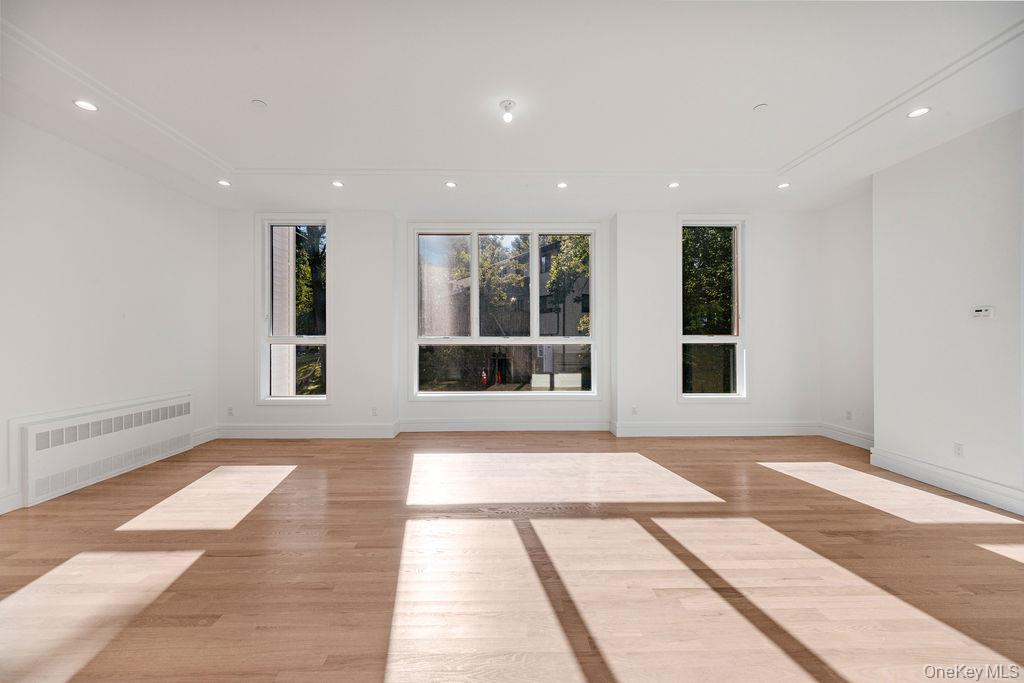 40 Singer Avenue Unit: 201