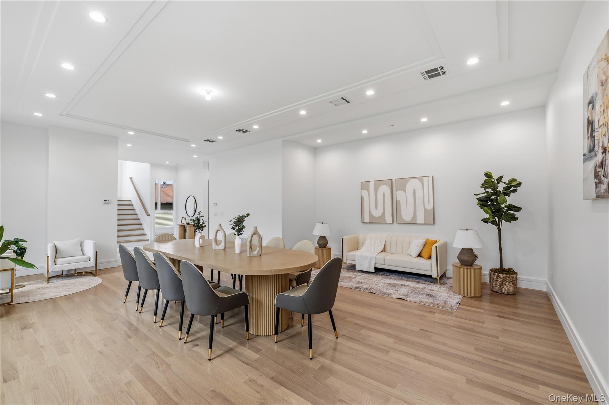 40 Singer Avenue Unit: 201
