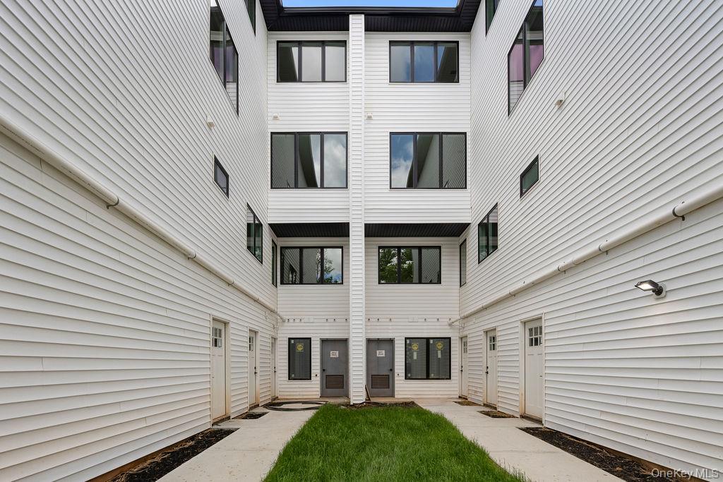 244 Blauvelt Road Unit: 101