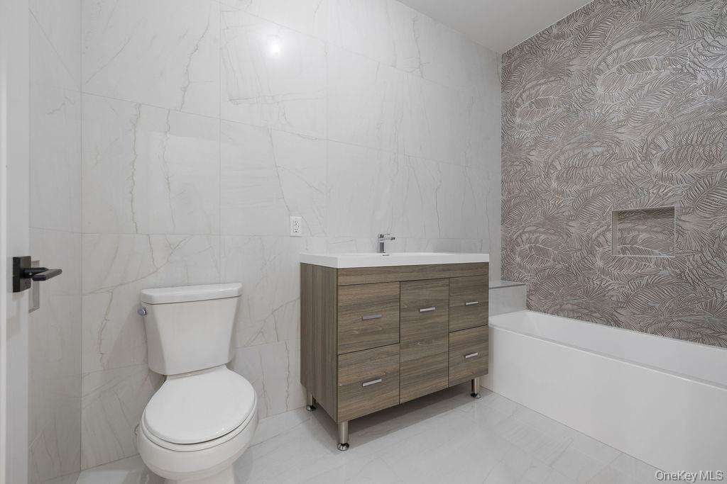 244 Blauvelt Road Unit: 101