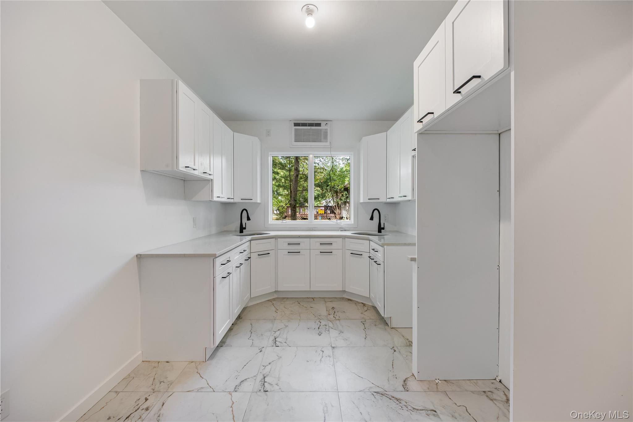 15 Northbrook Road Unit: 202