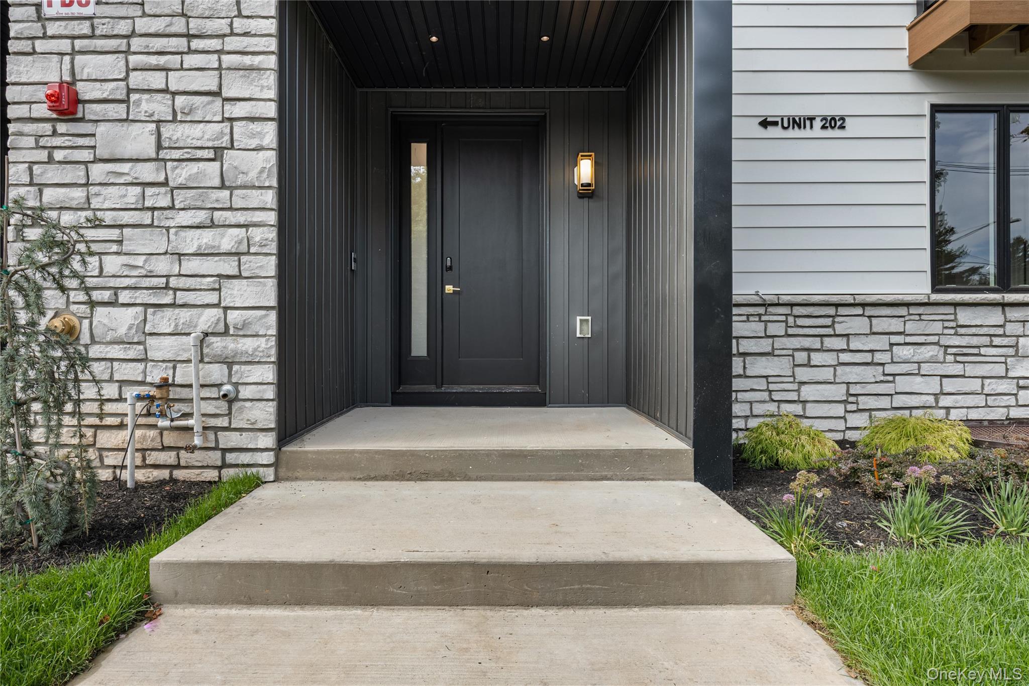 15 Northbrook Road Unit: 202