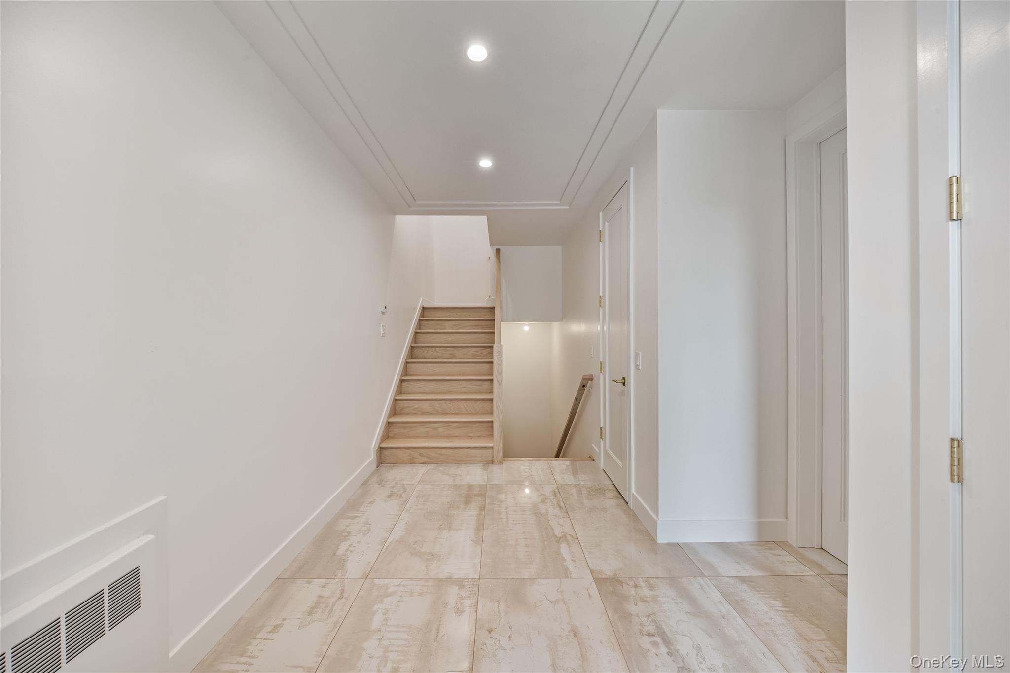 15 Northbrook Road Unit: 202