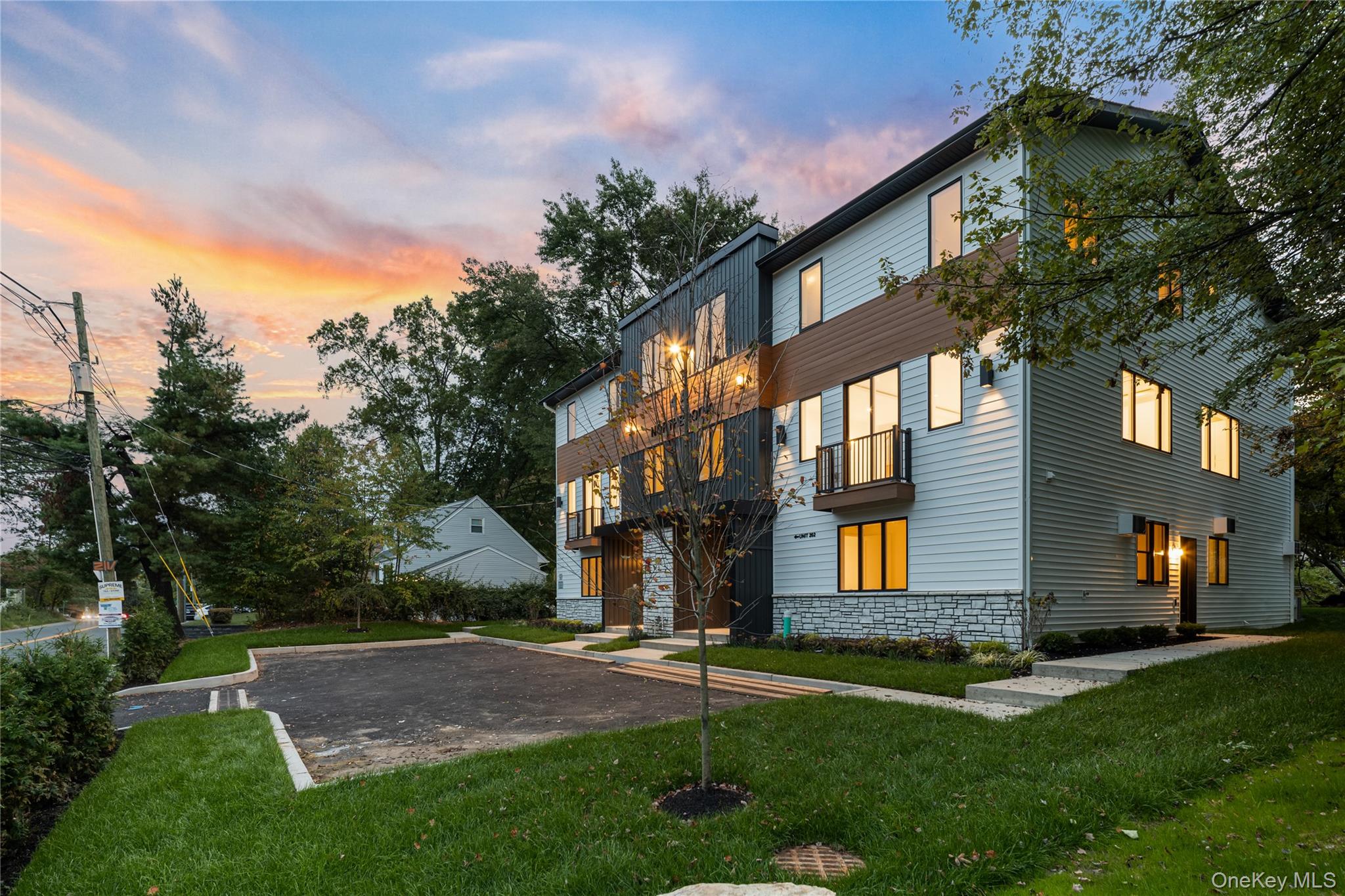 15 Northbrook Road Unit: 202