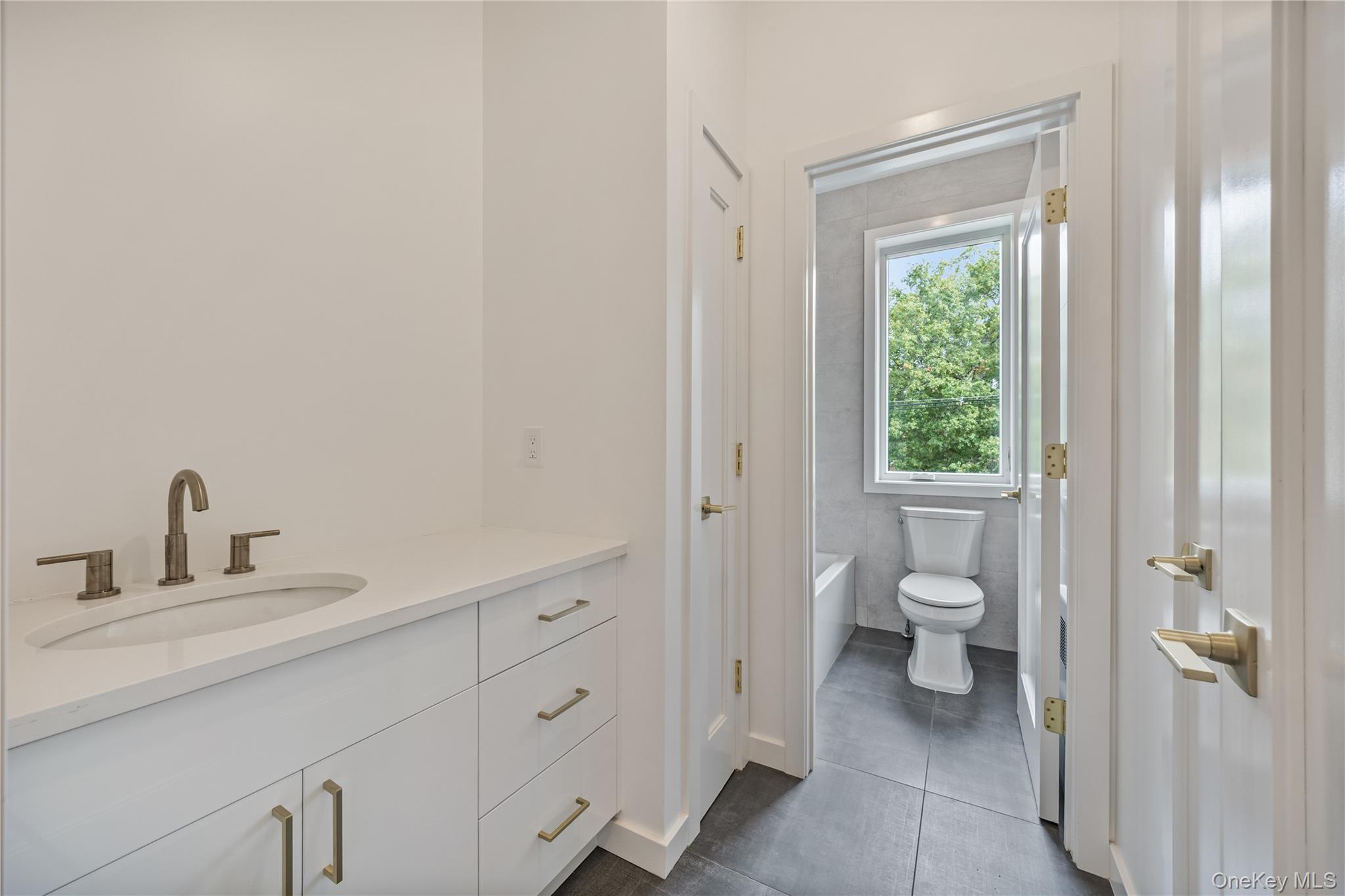 15 Northbrook Road Unit: 202