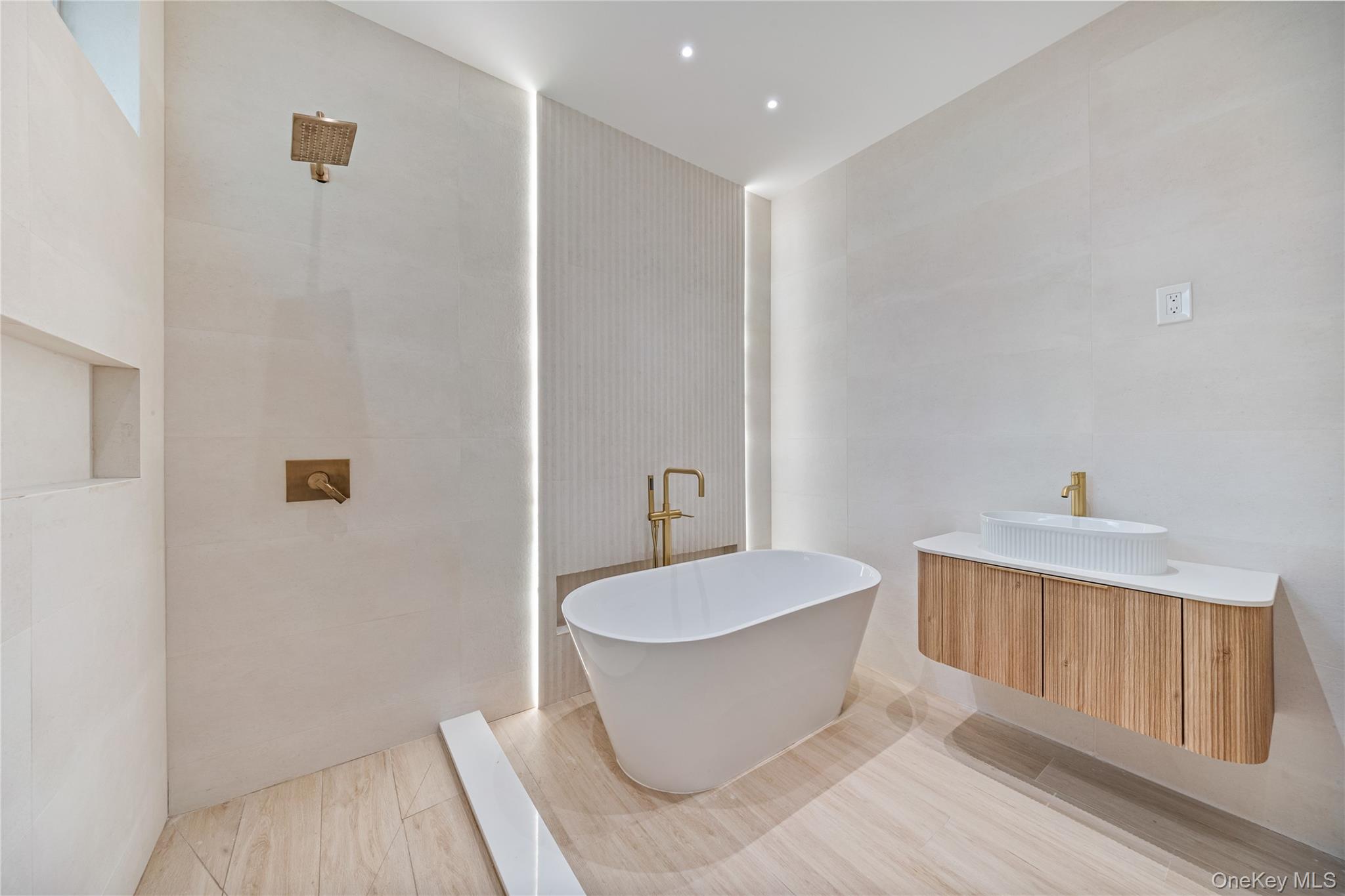 15 Northbrook Road Unit: 202