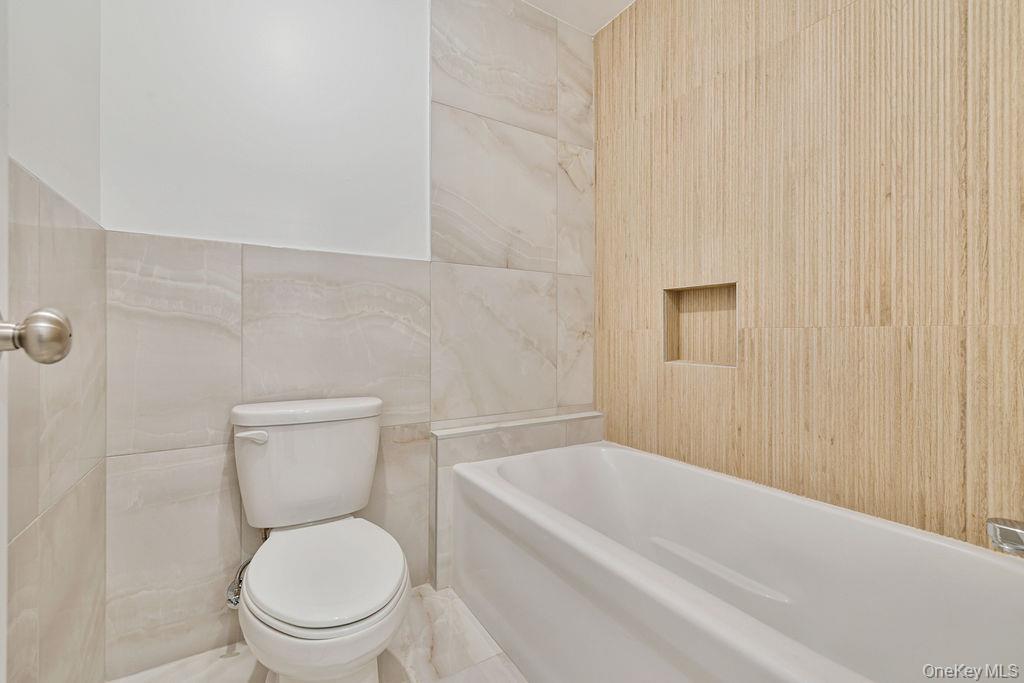 23 Northbrook Road Unit: 201