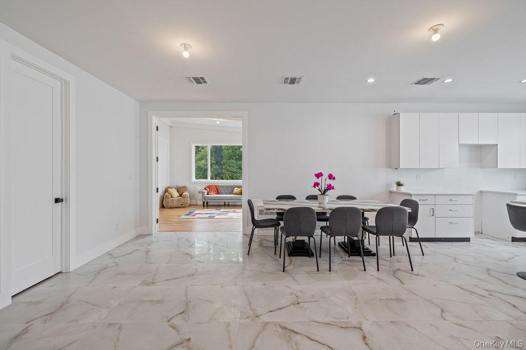 23 Northbrook Road Unit: 201