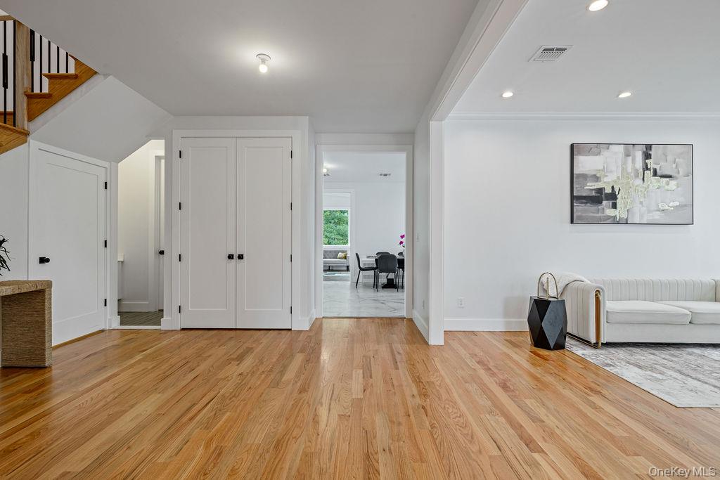 23 Northbrook Road Unit: 201