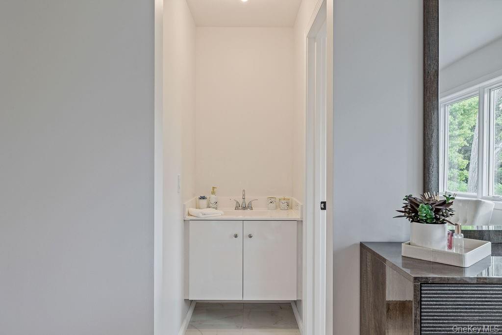 23 Northbrook Road Unit: 201