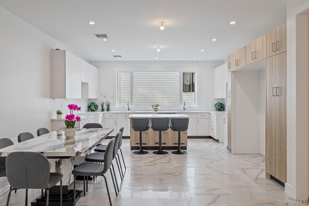 23 Northbrook Road Unit: 201