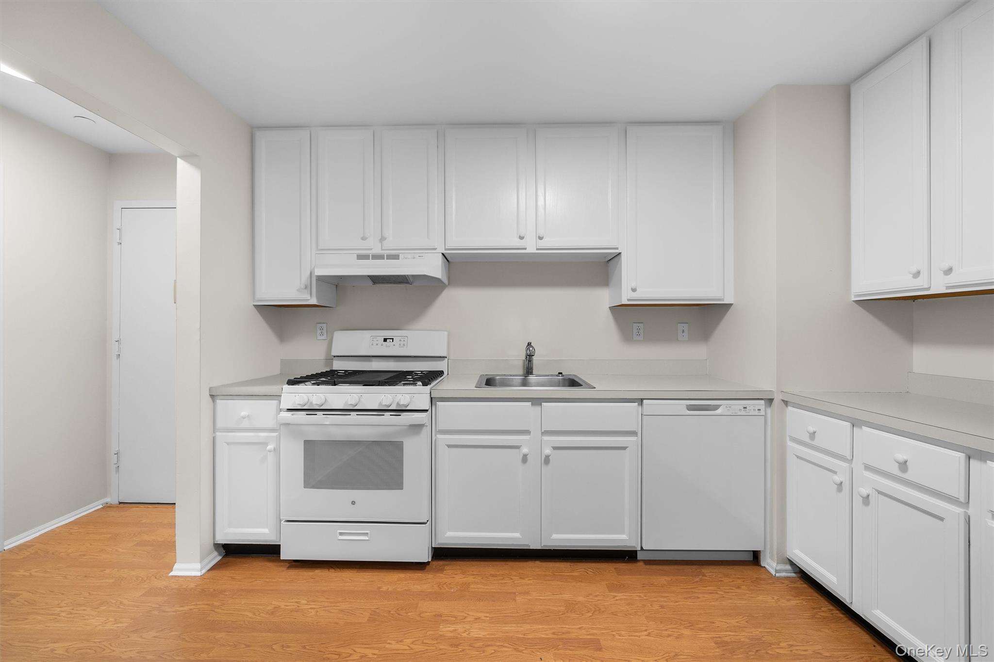 10-12 Chestnut Street Unit: B208